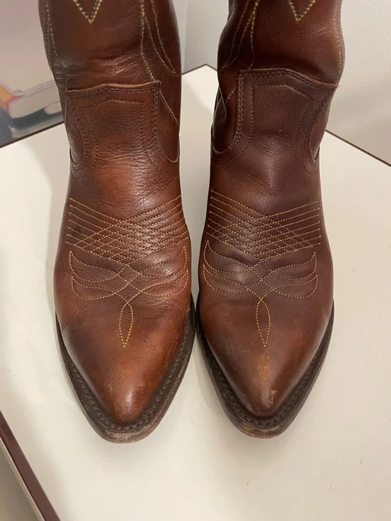 Frye Women’s Cowboy Boots - Picture 5 of 9